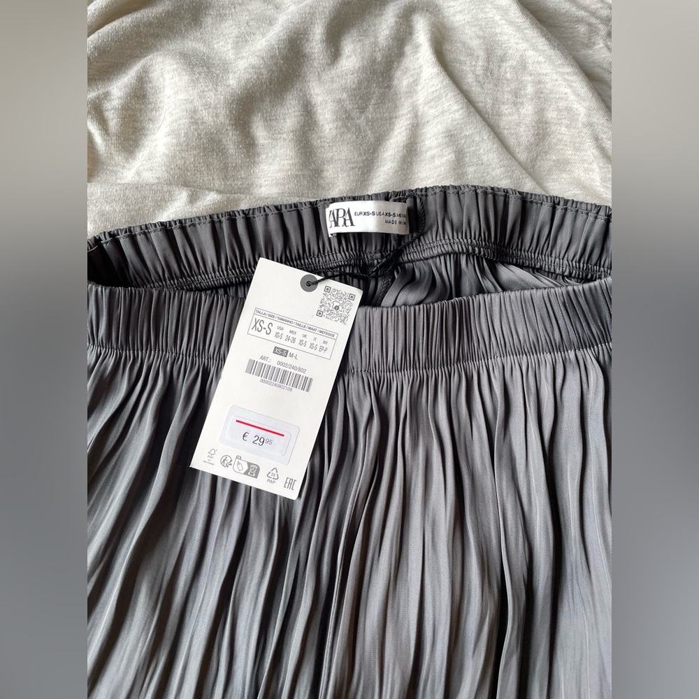 NWT Zara pleated skirt - Picture 5 of 9